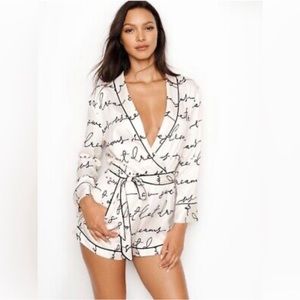 EUC SZ M Victoria’s Secret Sweet Dreams Sleep Romper